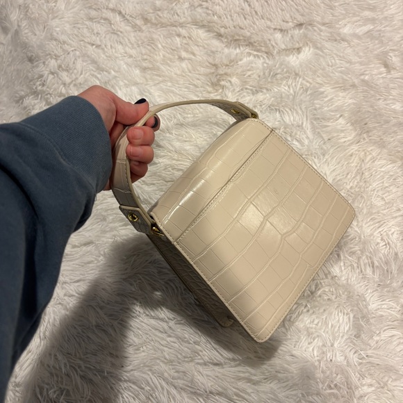 JW PEI CREAM CROC CROSSBODY FLAP BAG Top Handle - Picture 9 of 14